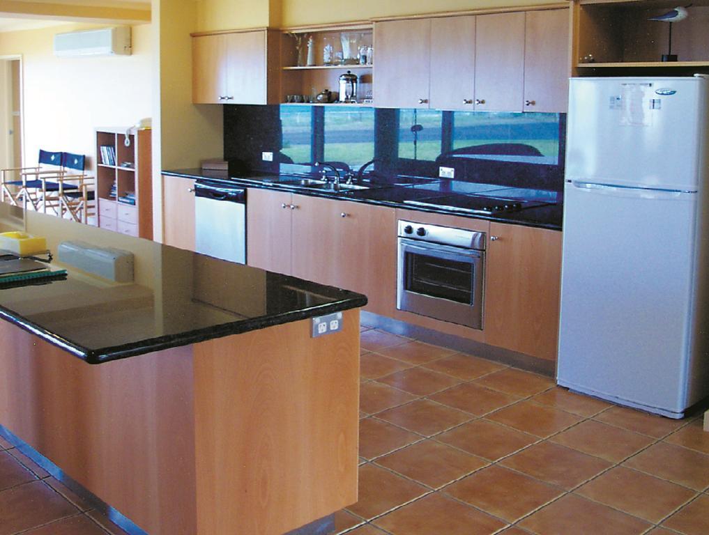 Horizons Beachfront Apartment ポート・フェアリー エクステリア 写真